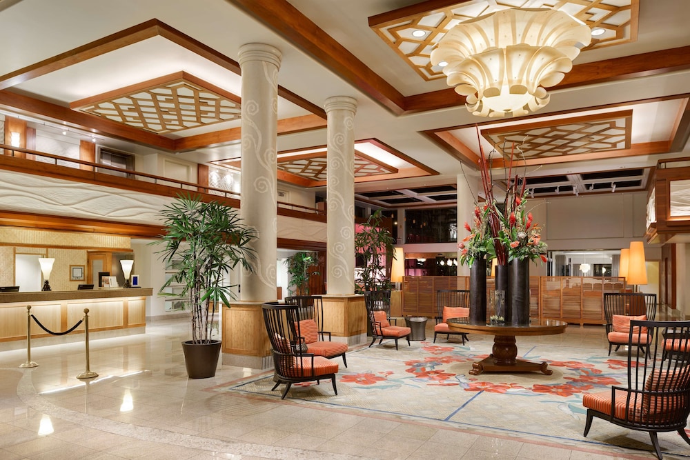 Hilton Waikiki Beach Hotel in Honolulu Lobby