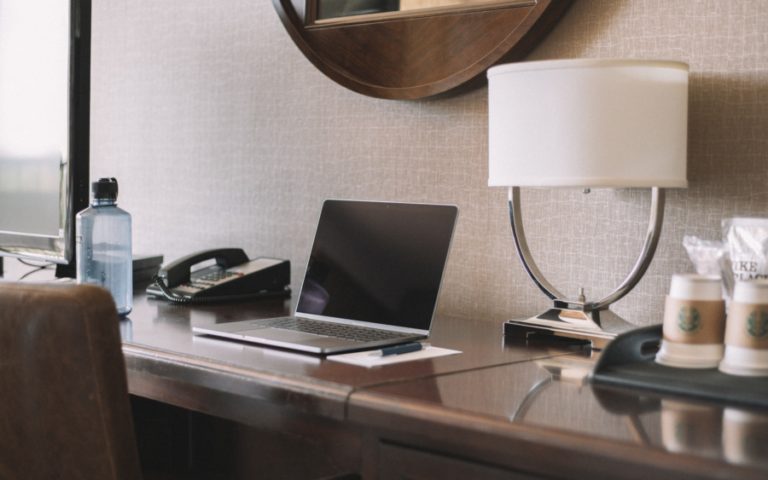 Finding the Best Day to Book a Hotel for Maximum Savings and Convenience