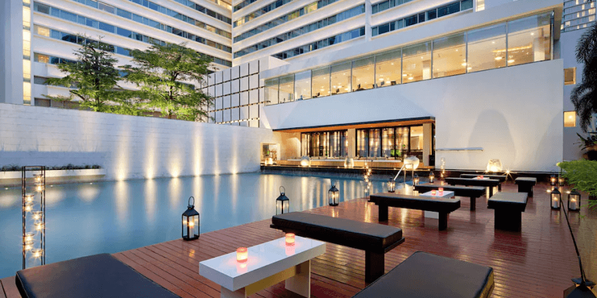COMO Metropolitan, Bangkok Poolside View