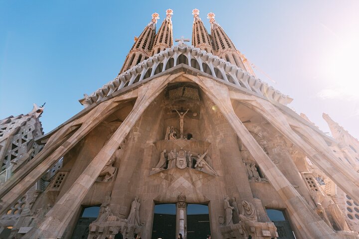 Sagrada Familia - Gaudí Barcelona Architecture Tour