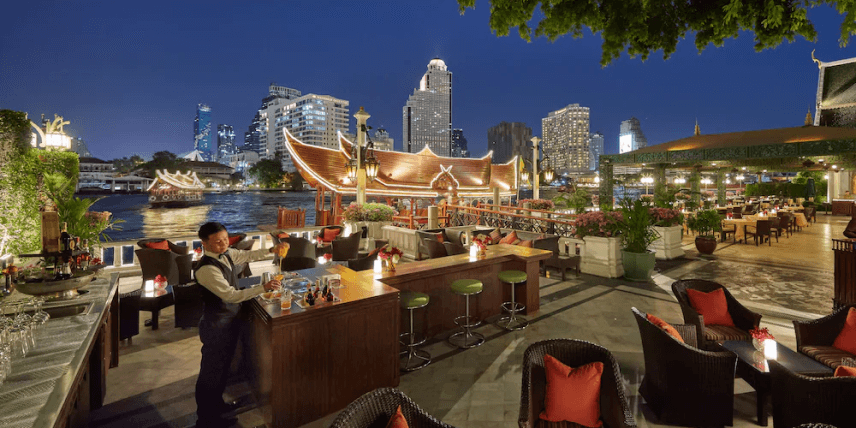 Outdoor Dining Along the Chao Phraya River at Mandarin Oriental, Bangkok