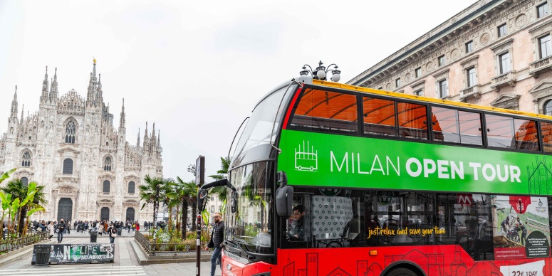Tour Bus in Milan