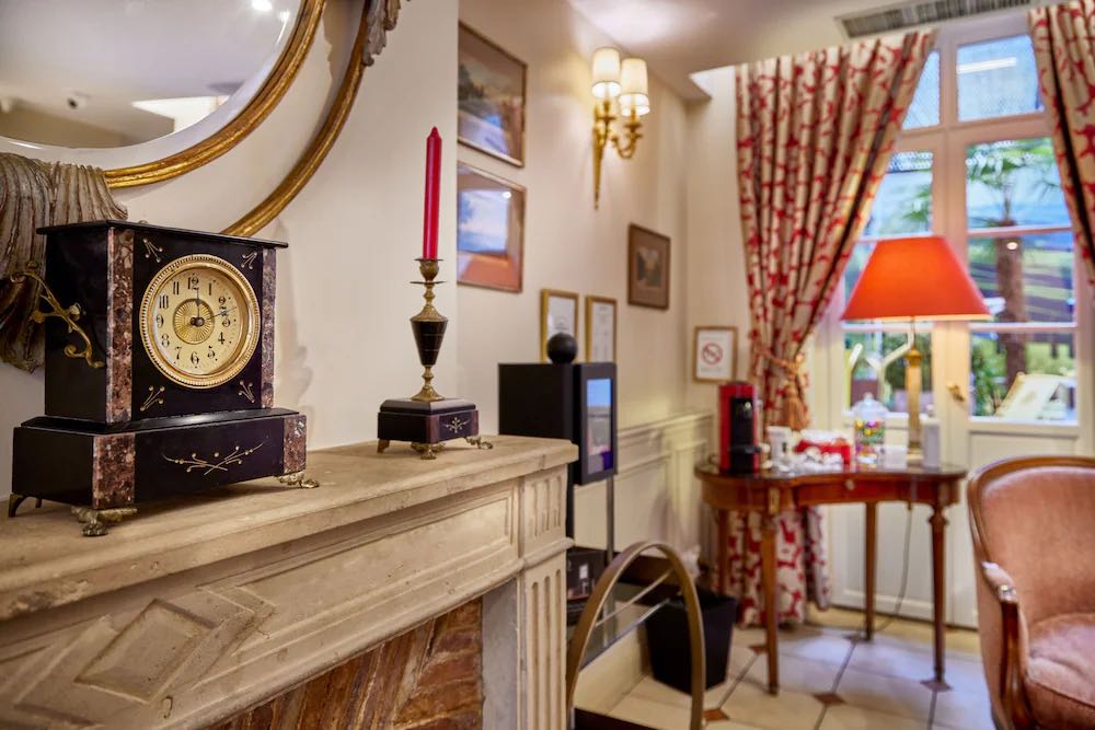 Lobby in Le Relais Montmartre, Paris