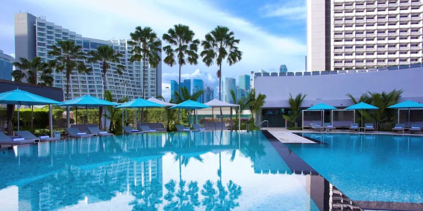 Outdoor Pool at Pan Pacific Singapore