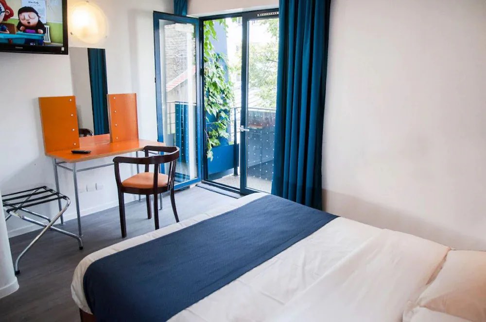 Room in Solar Hotel, Paris