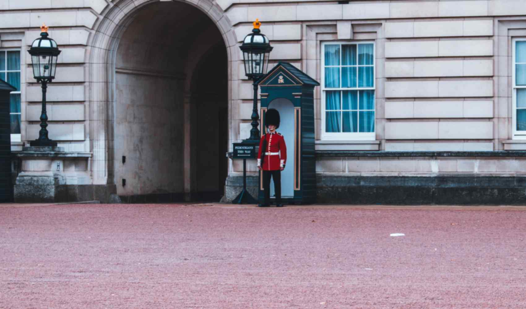 buckingham-palace-uk
