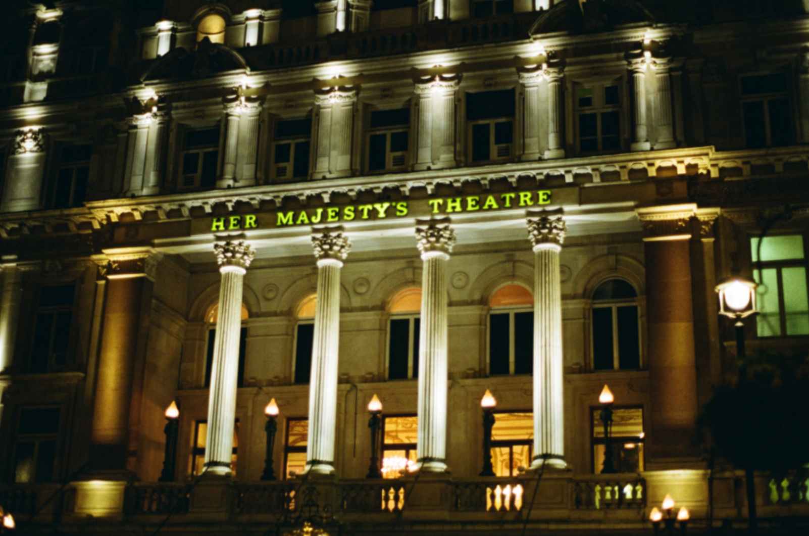 west-end-theatre-uk West End Theatre, United Kingdom