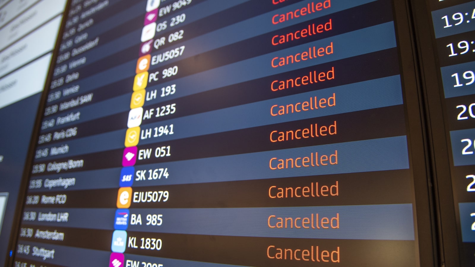 Airline Cancellations: The Worst Offenders & How to Get a Refund
