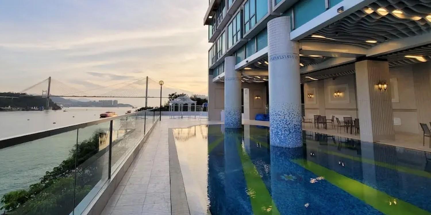 Grand Bay View Hotel in Hong Kong