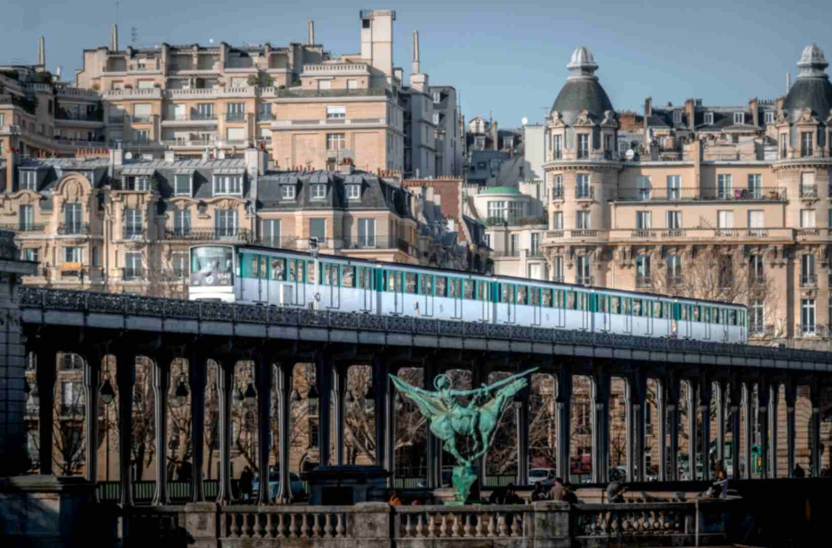 How to Use the Paris Metro